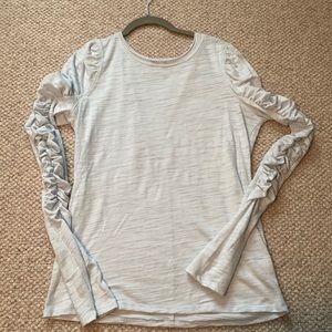 We The Free rouched sleeve top M